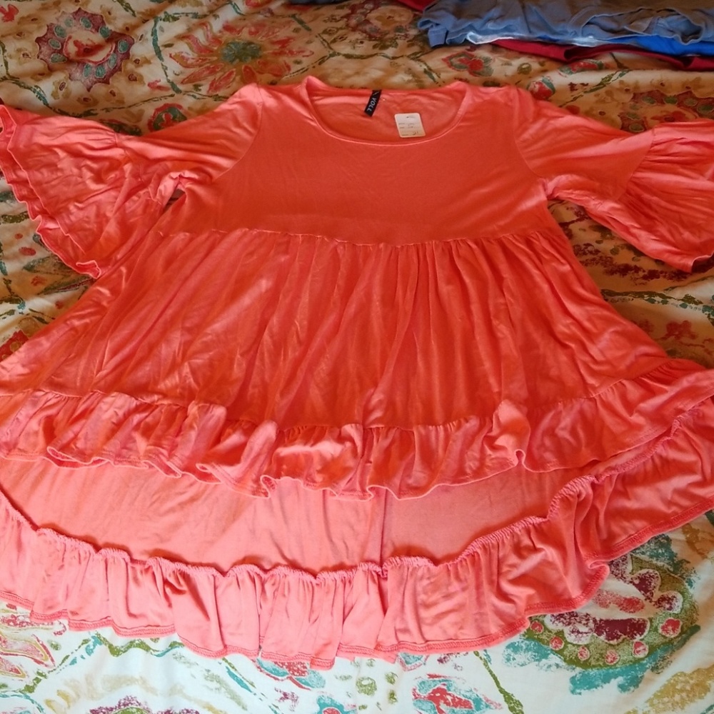 Coral tunic top size small..